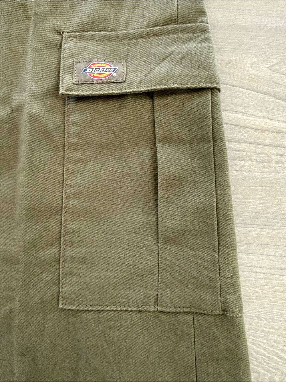 Dickies Women’s Wide Leg Cargo Work Pants Olive Green 6R NWT - Picture 3 of 4